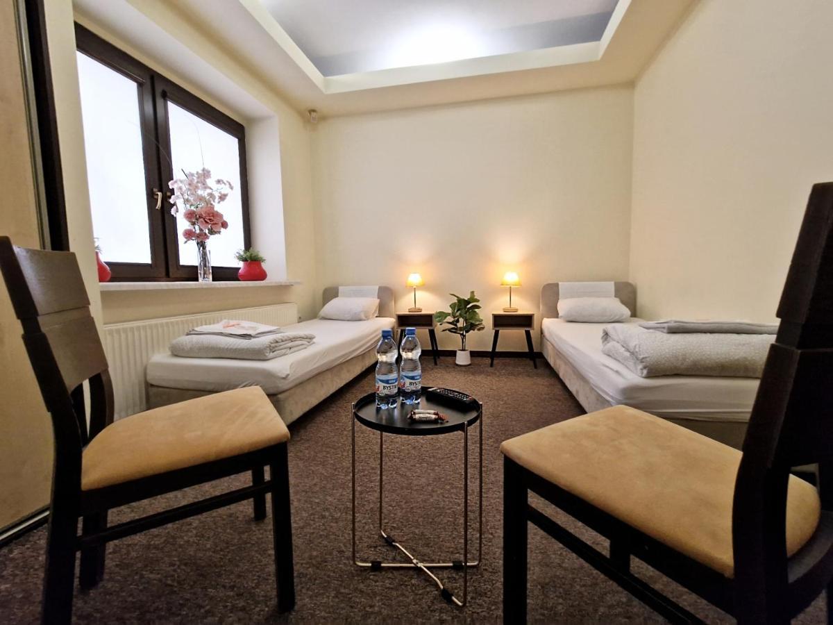 Helvetia Plus B&B - Private Rooms And Apartments Warsaw Exterior photo