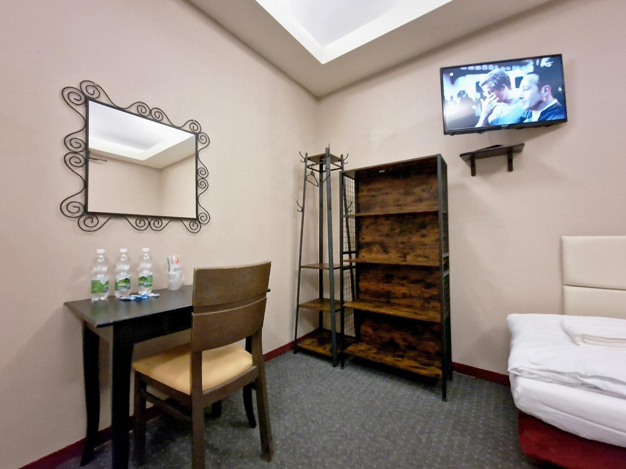 Helvetia Plus B&B - Private Rooms And Apartments Warsaw Exterior photo